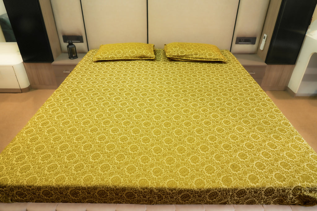Himroo Sapphire Bedsheet - The Golden Aura