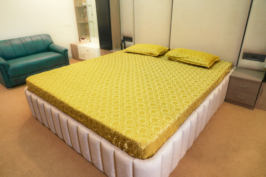 Himroo Sapphire Bedsheet - The Golden Aura