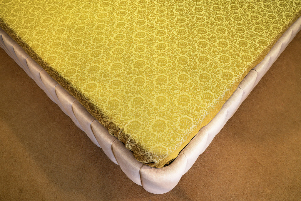 Himroo Sapphire Bedsheet - The Golden Aura