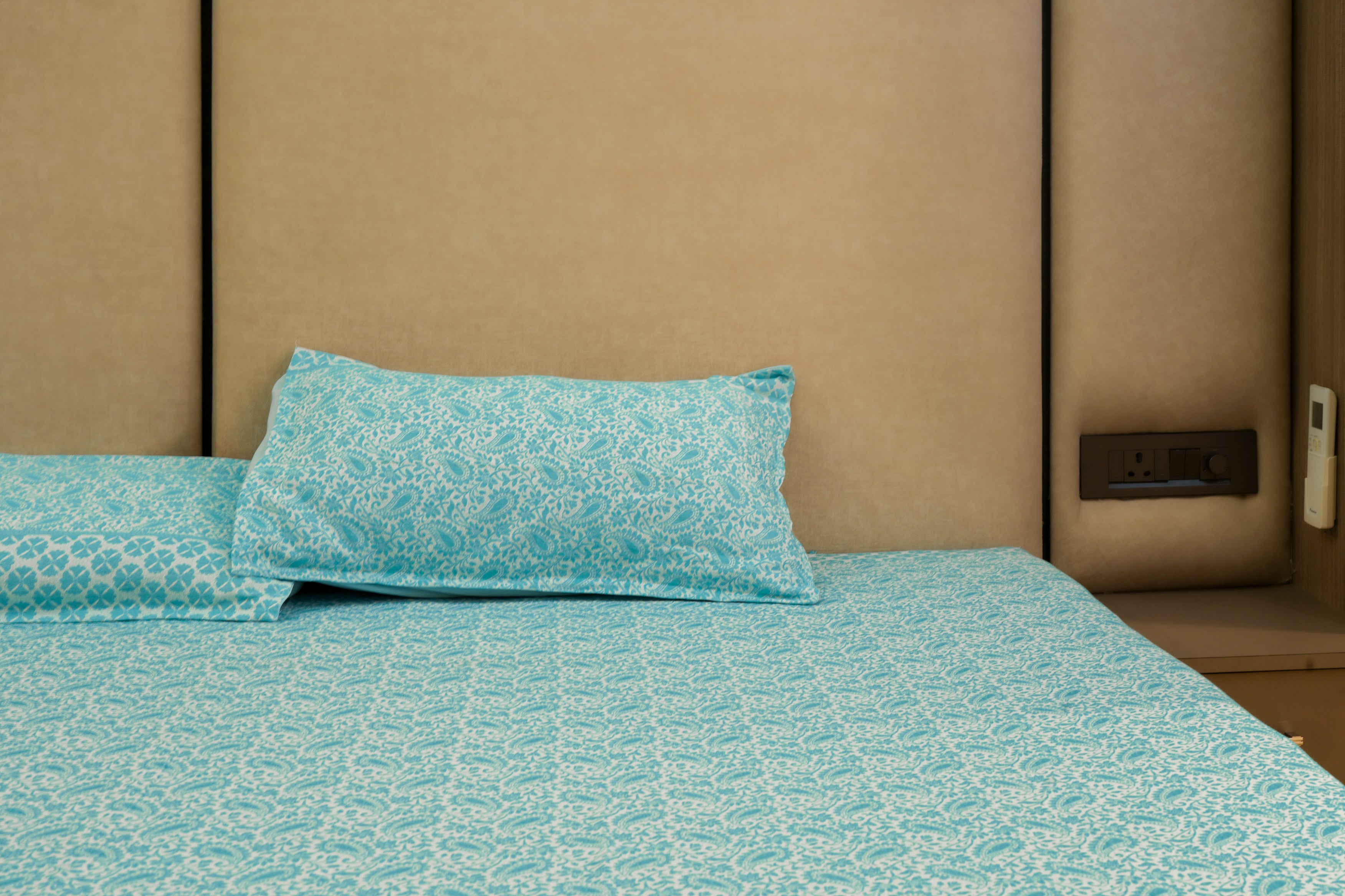 Himroo Mishroo Bedsheet - The Sky Mirage