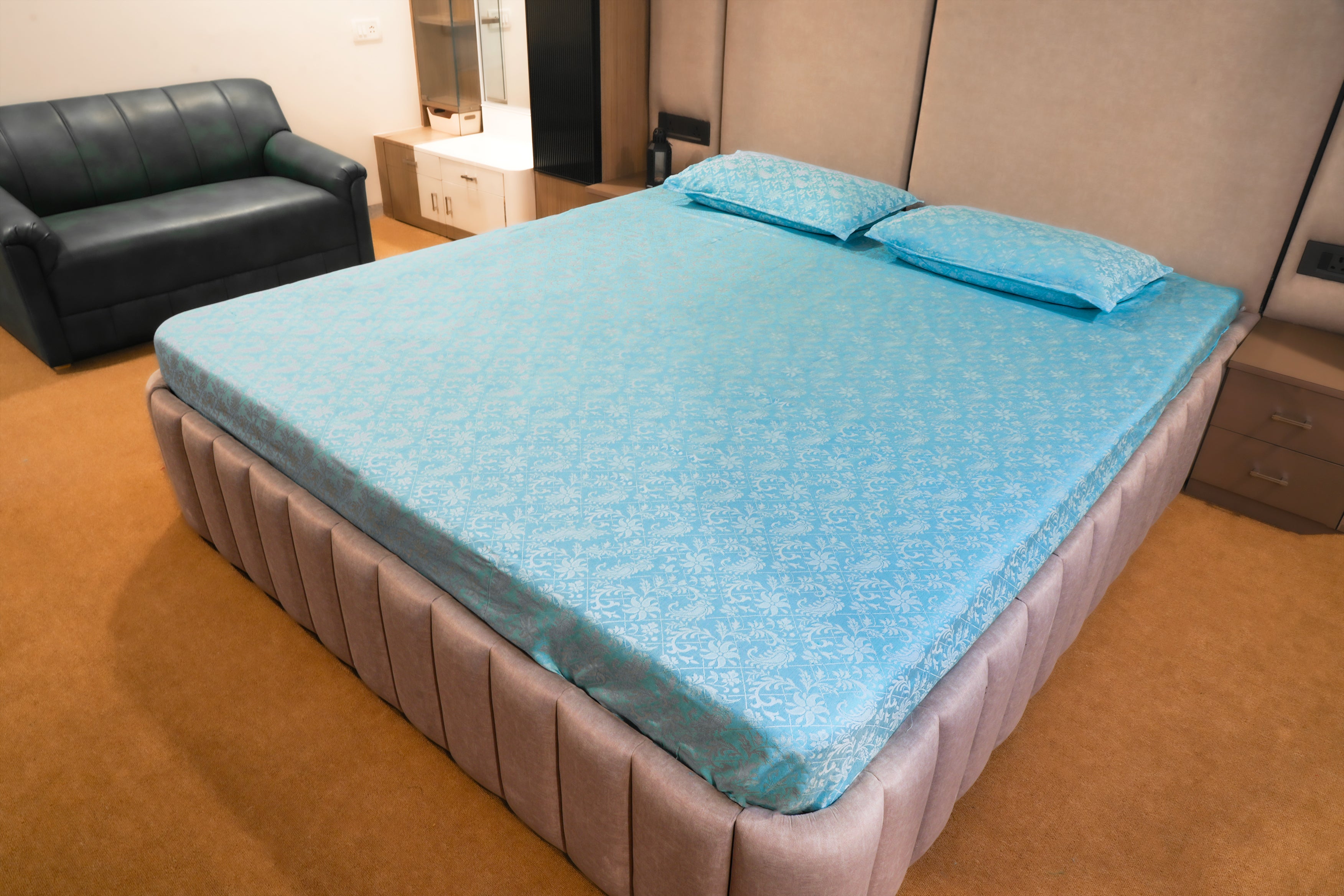 Himroo Staplon Bedsheet - The Azure Whisper