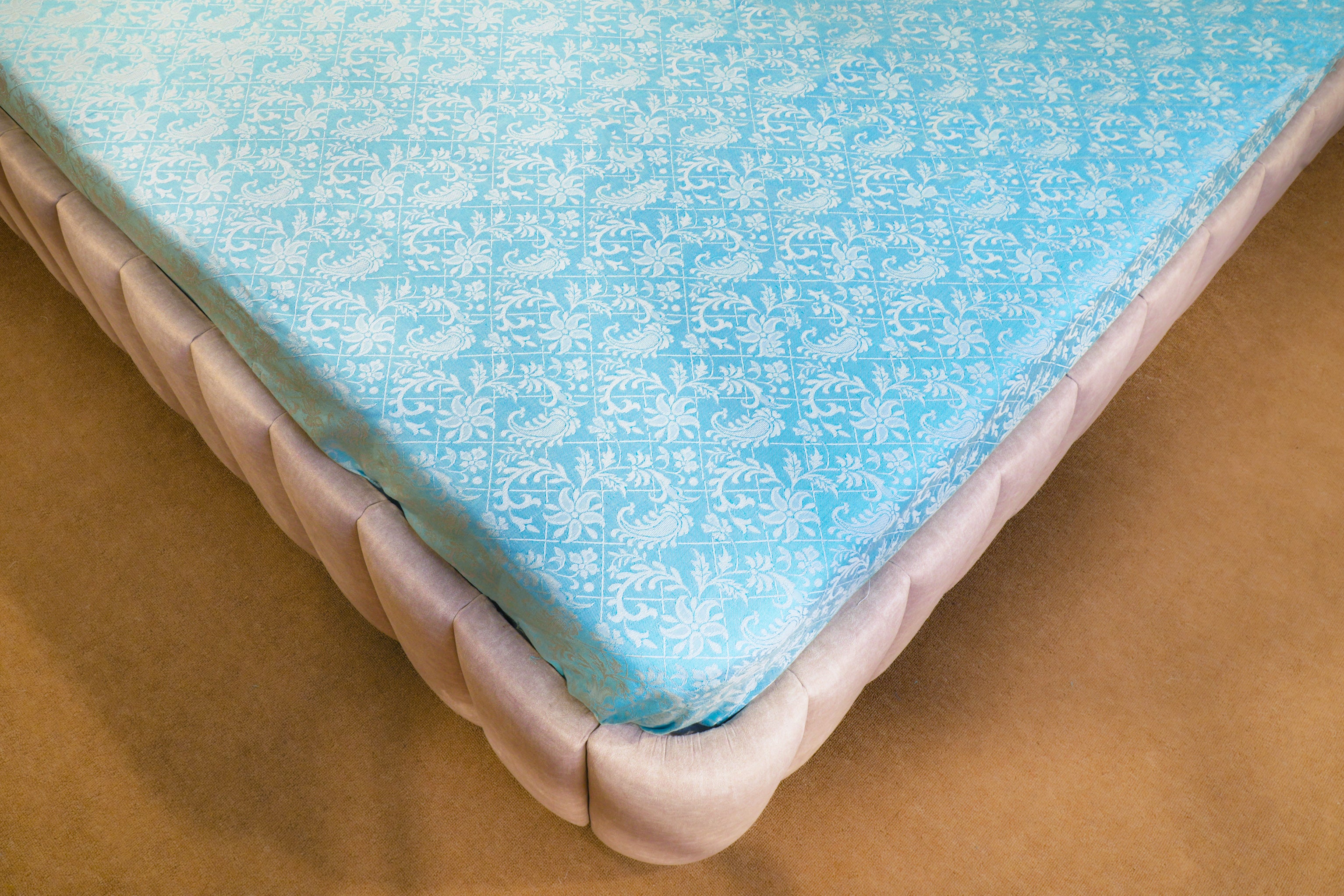 Himroo Staplon Bedsheet - The Azure Whisper