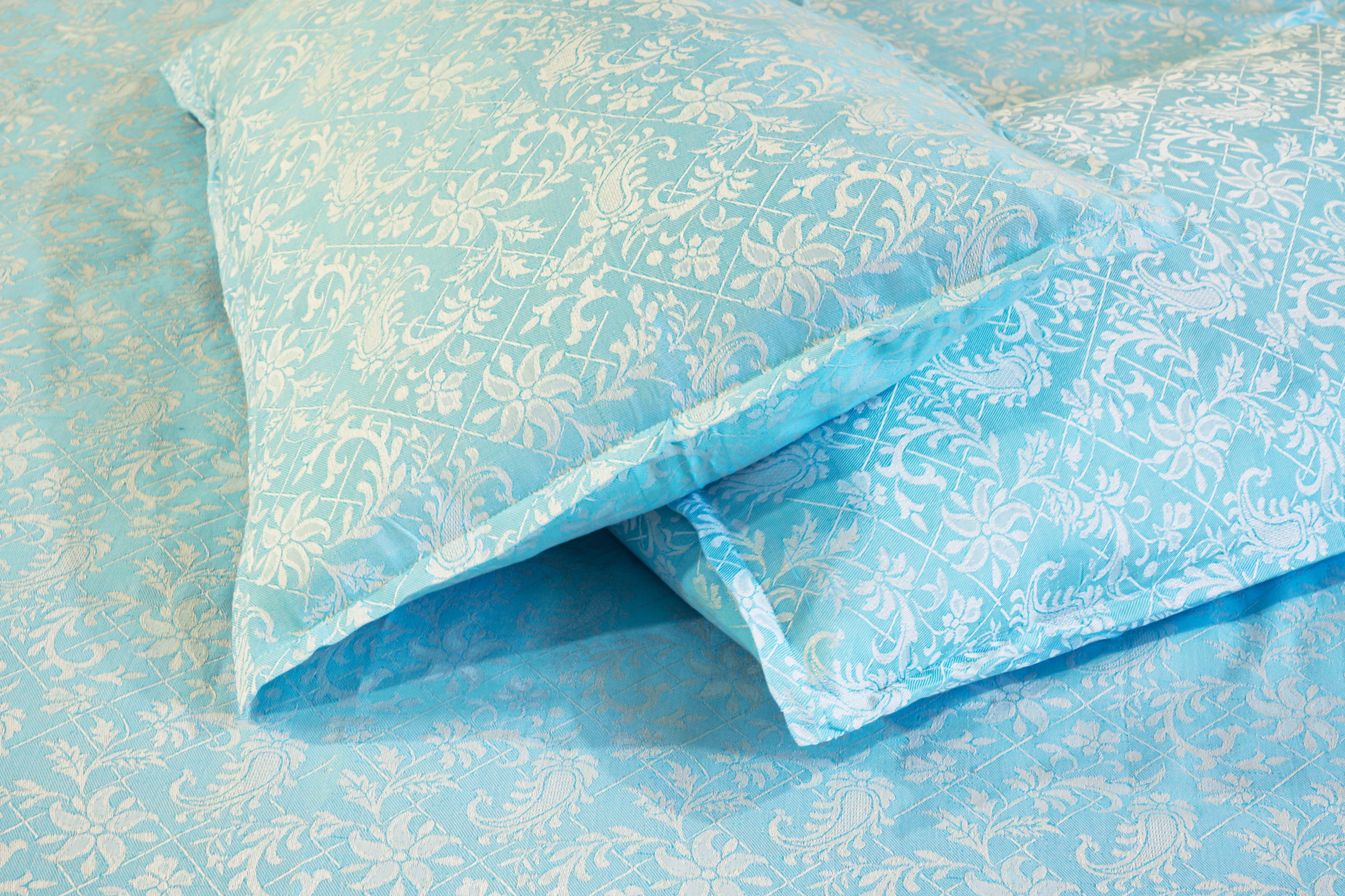Himroo Staplon Bedsheet - The Azure Whisper