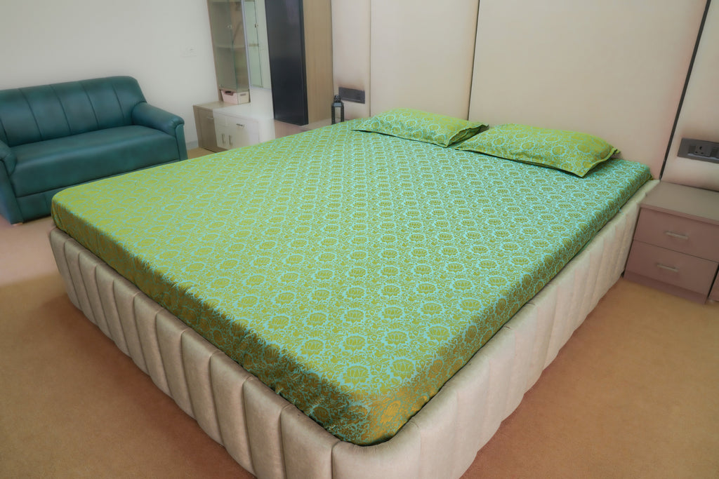 Himroo Sapphire Bedsheet - The Amber Meadow