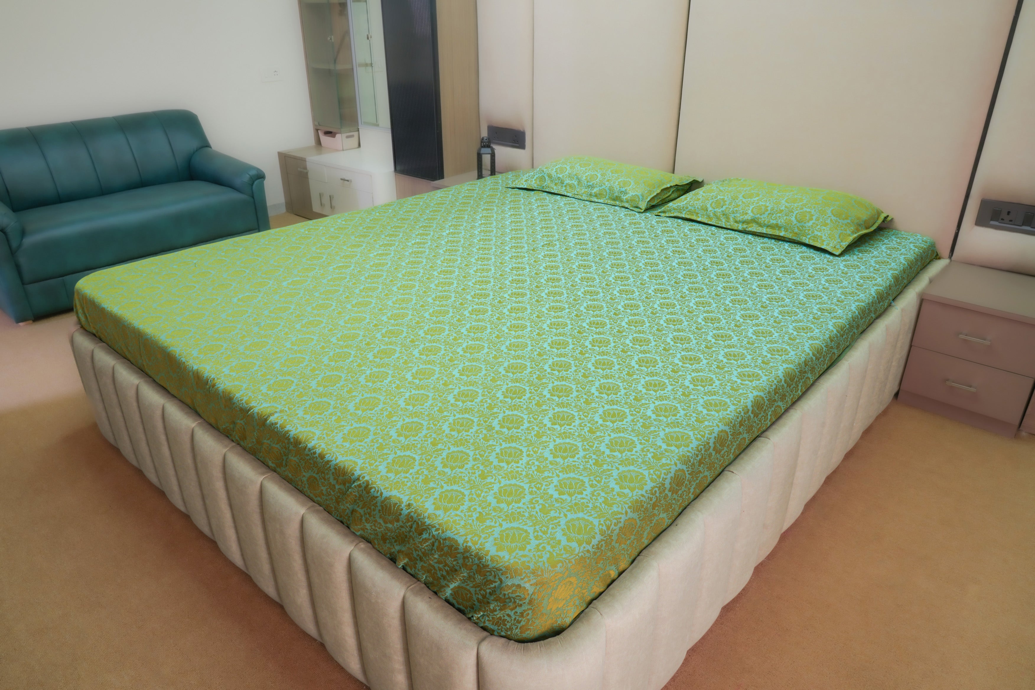 Himroo Sapphire Bedsheet - The Amber Meadow
