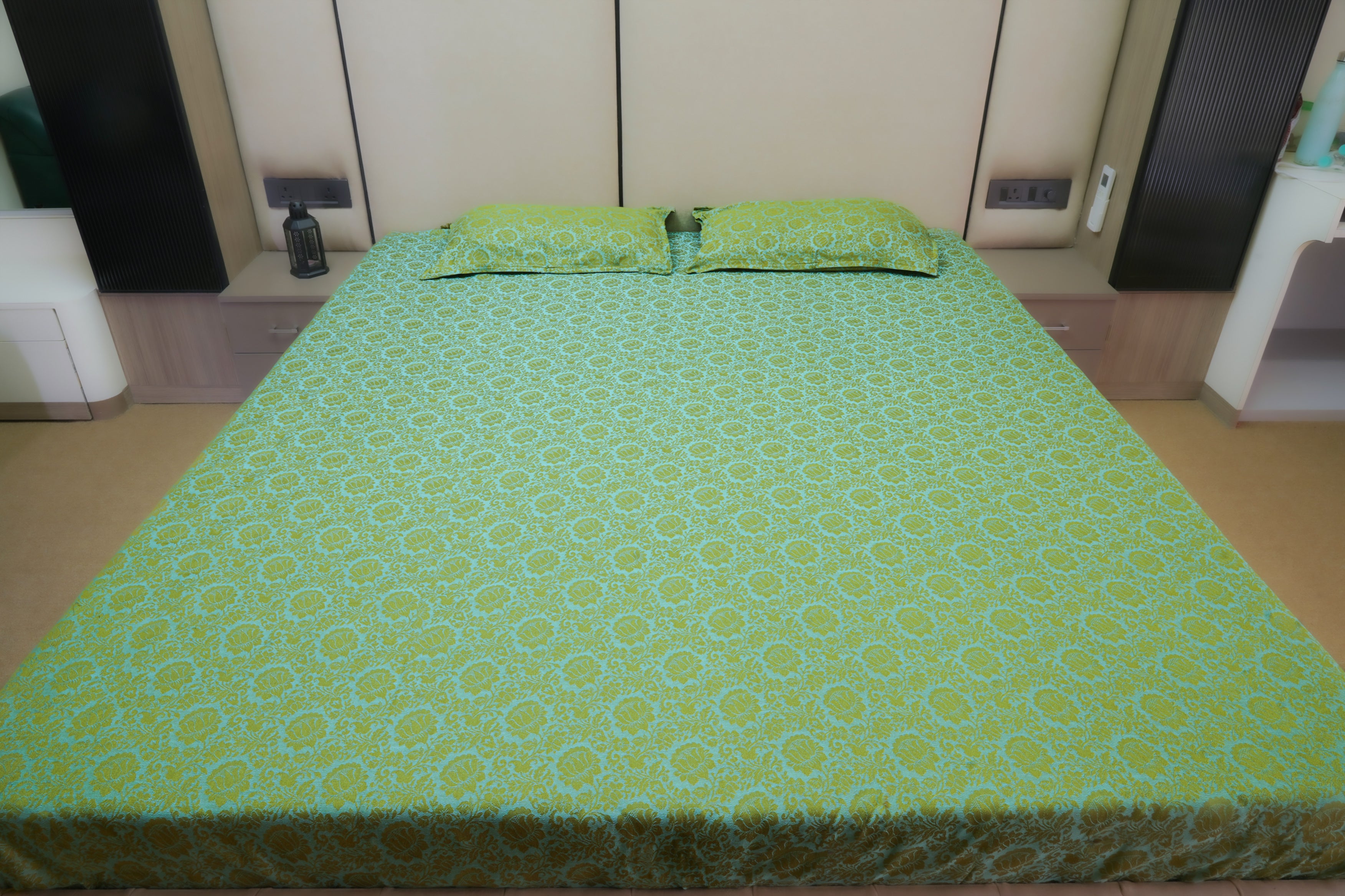 Himroo Sapphire Bedsheet - The Amber Meadow