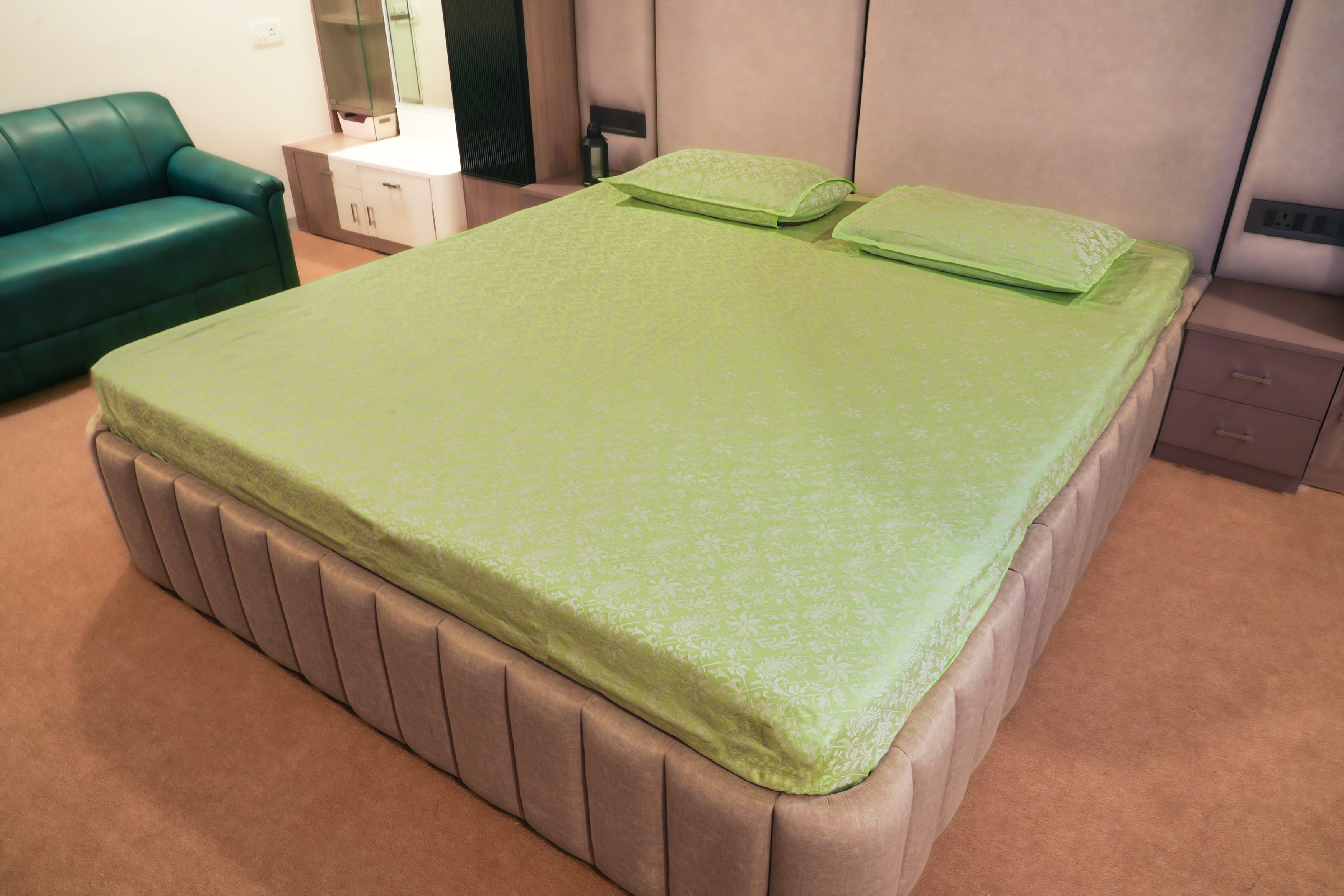 Himroo Staplon Bedsheet - The Meadow Dream