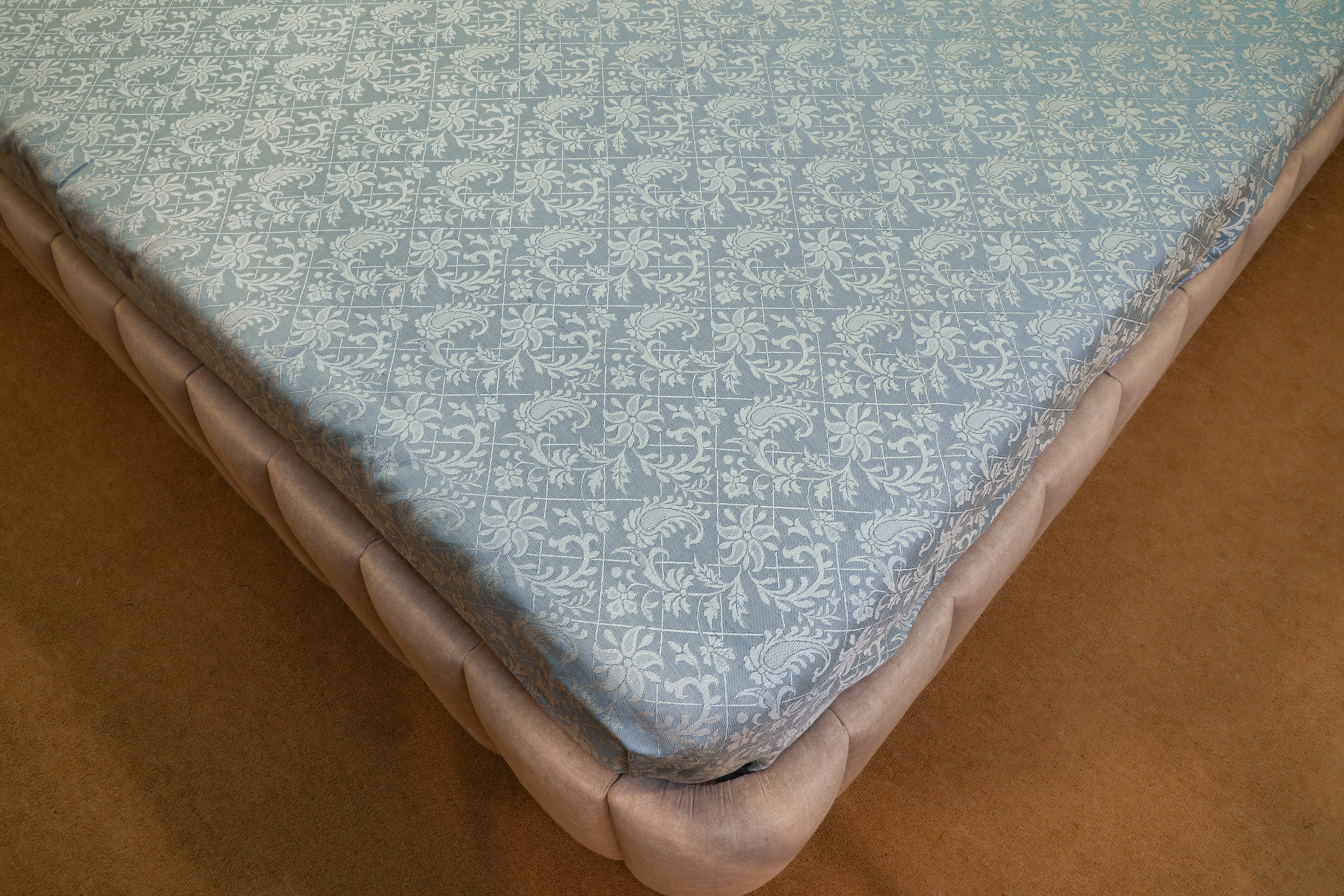 Himroo Staplon Bedsheet - The Silver Sage