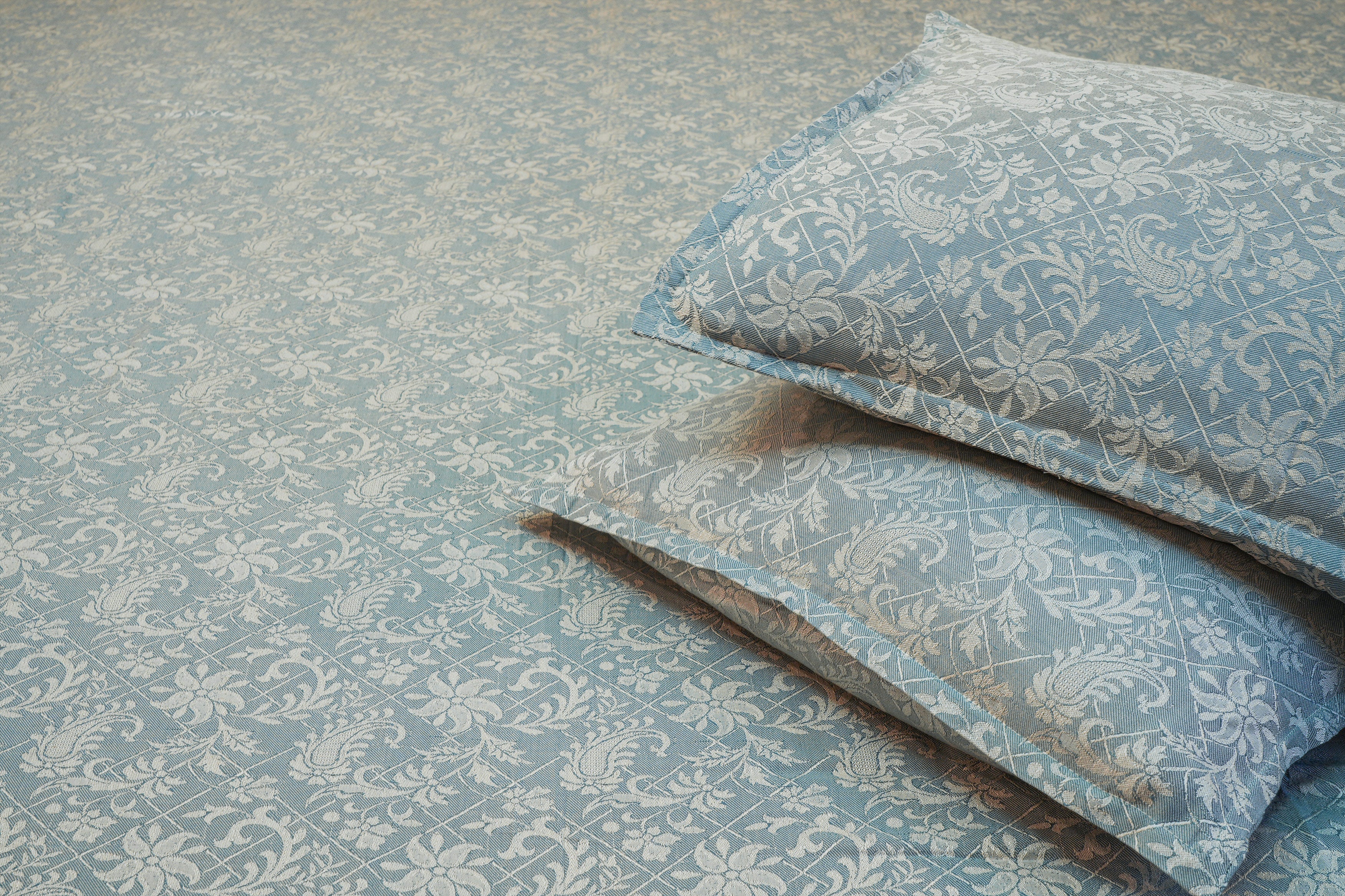 Himroo Staplon Bedsheet - The Silver Sage