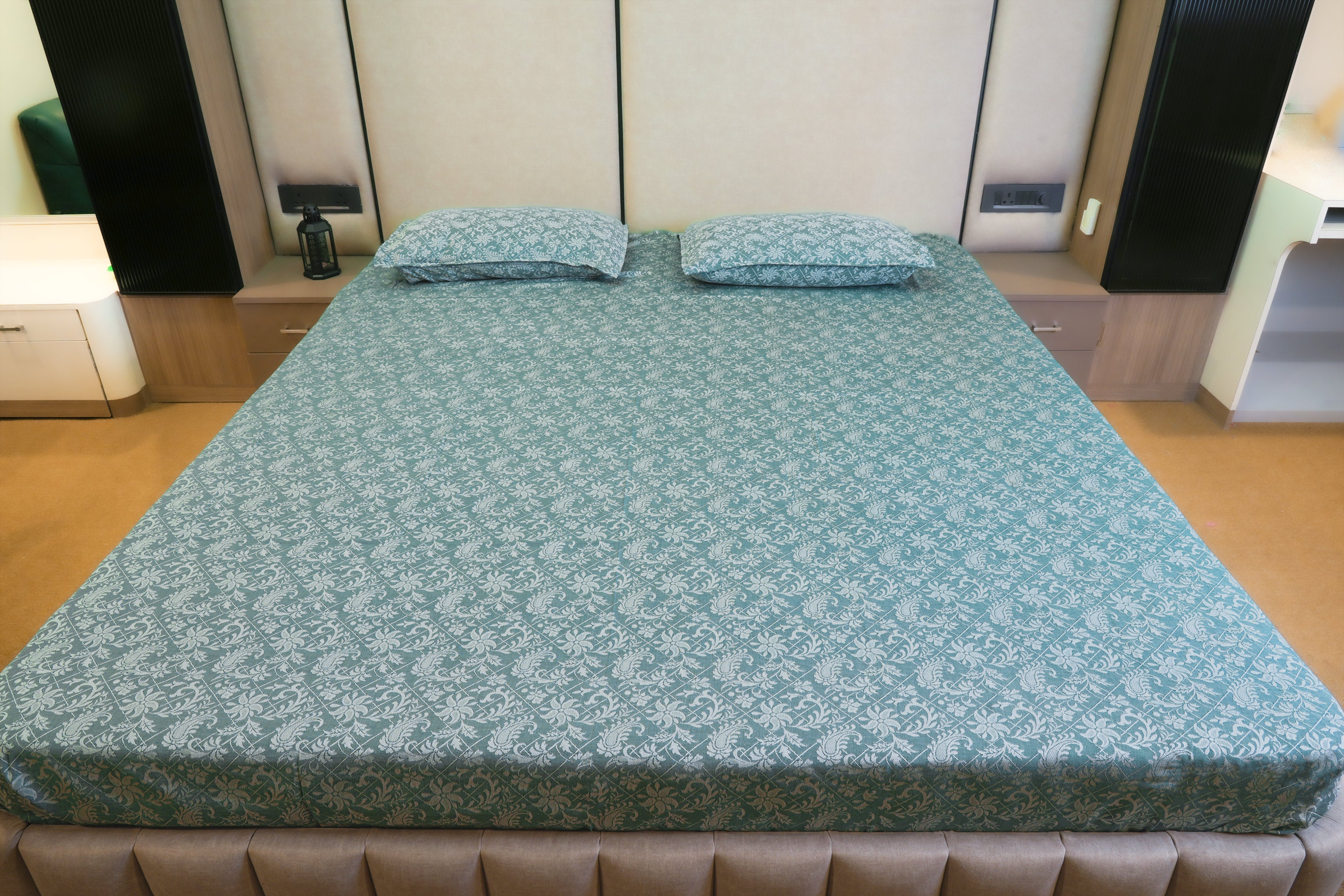 Himroo Staplon Bedsheet - The Sky Pearl