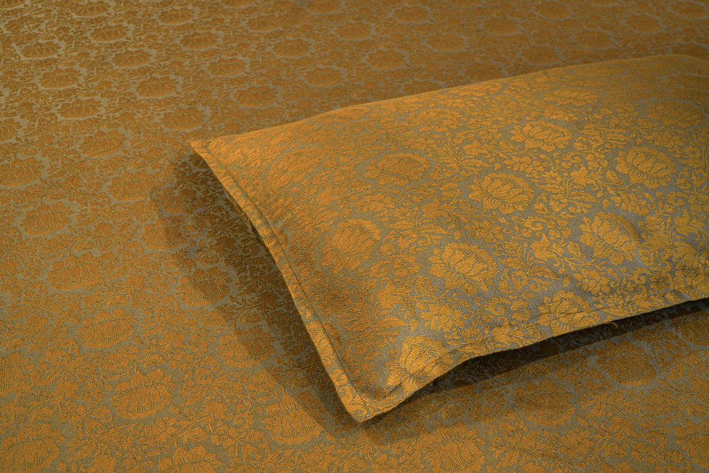 Himroo Sapphire Bedsheet  - The Sunlit Charm