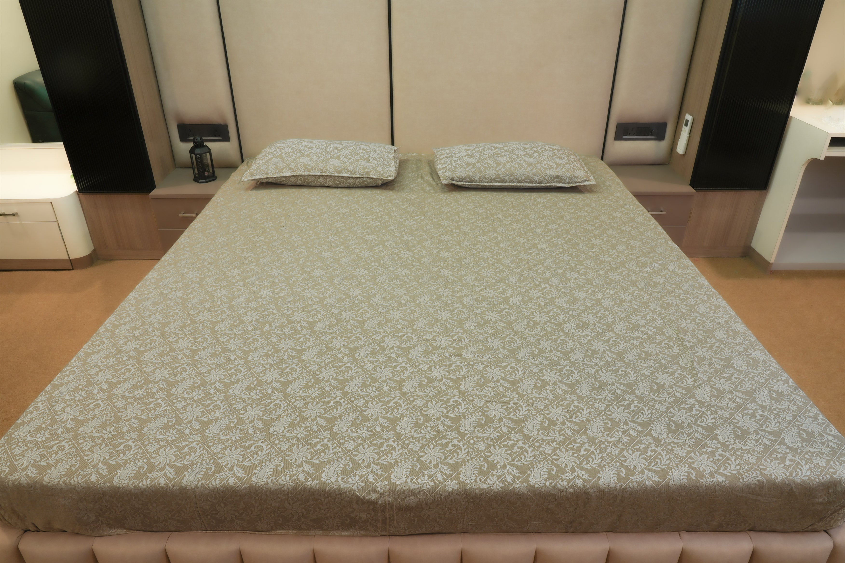 Himroo Staplon Bedsheet - The Olive Aura