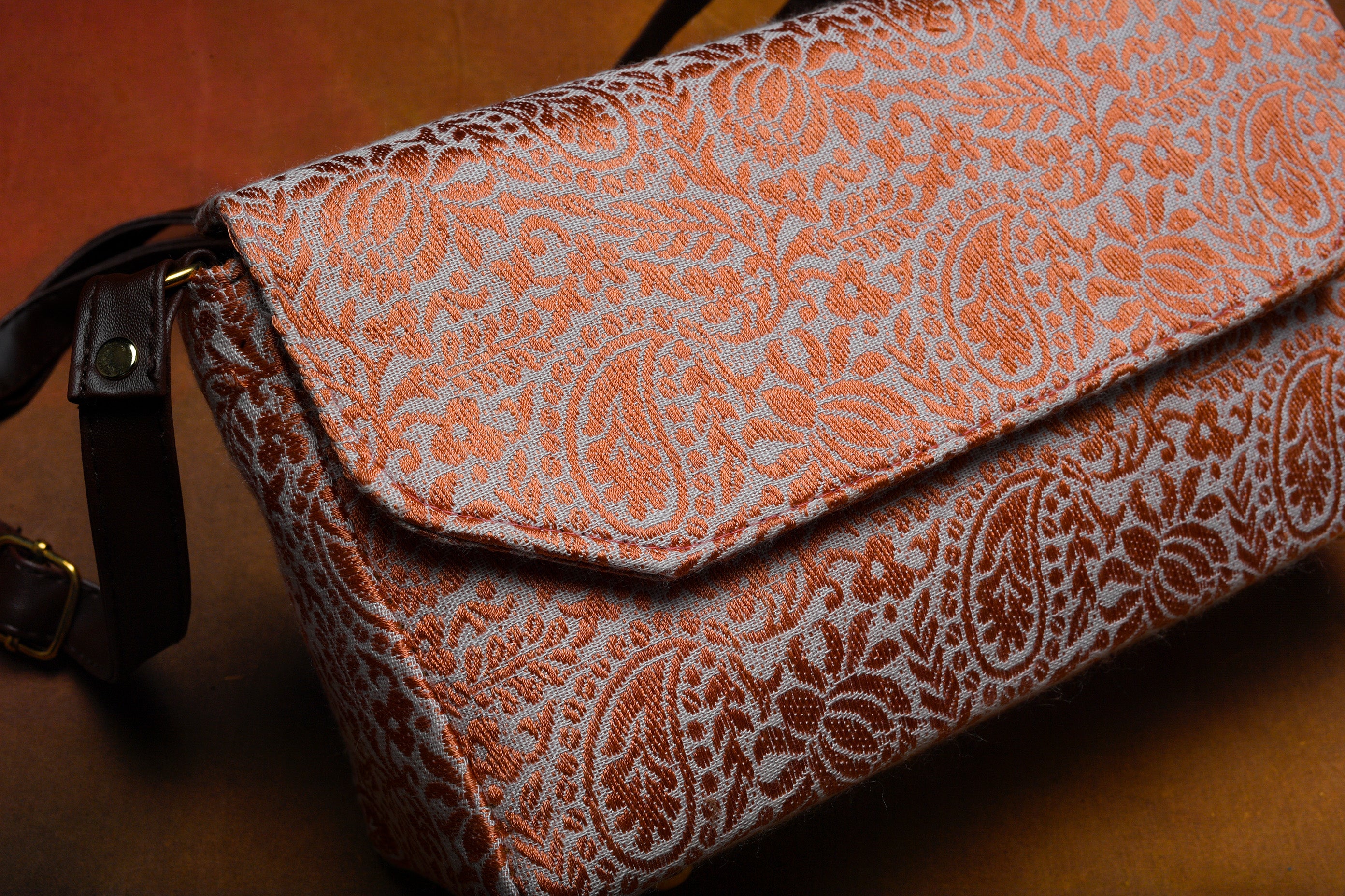 Himroo Handbag - The Amber Mist