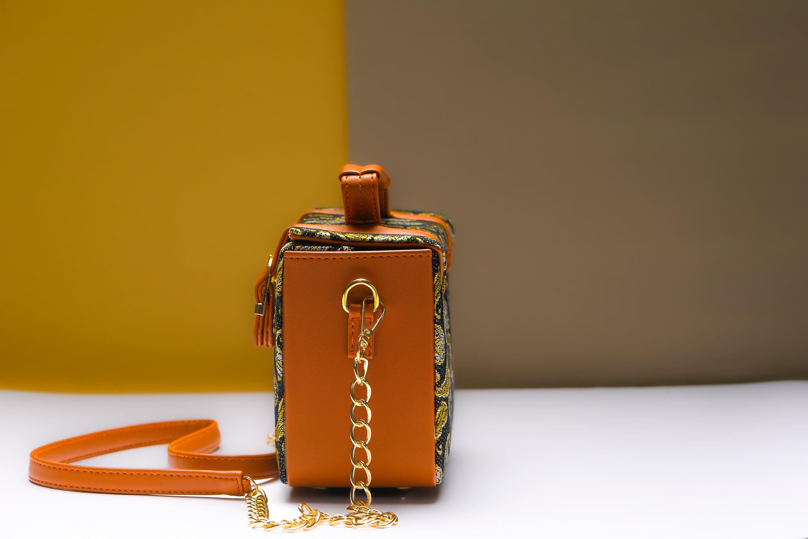 Himroo Handbag - The Noir Bloom