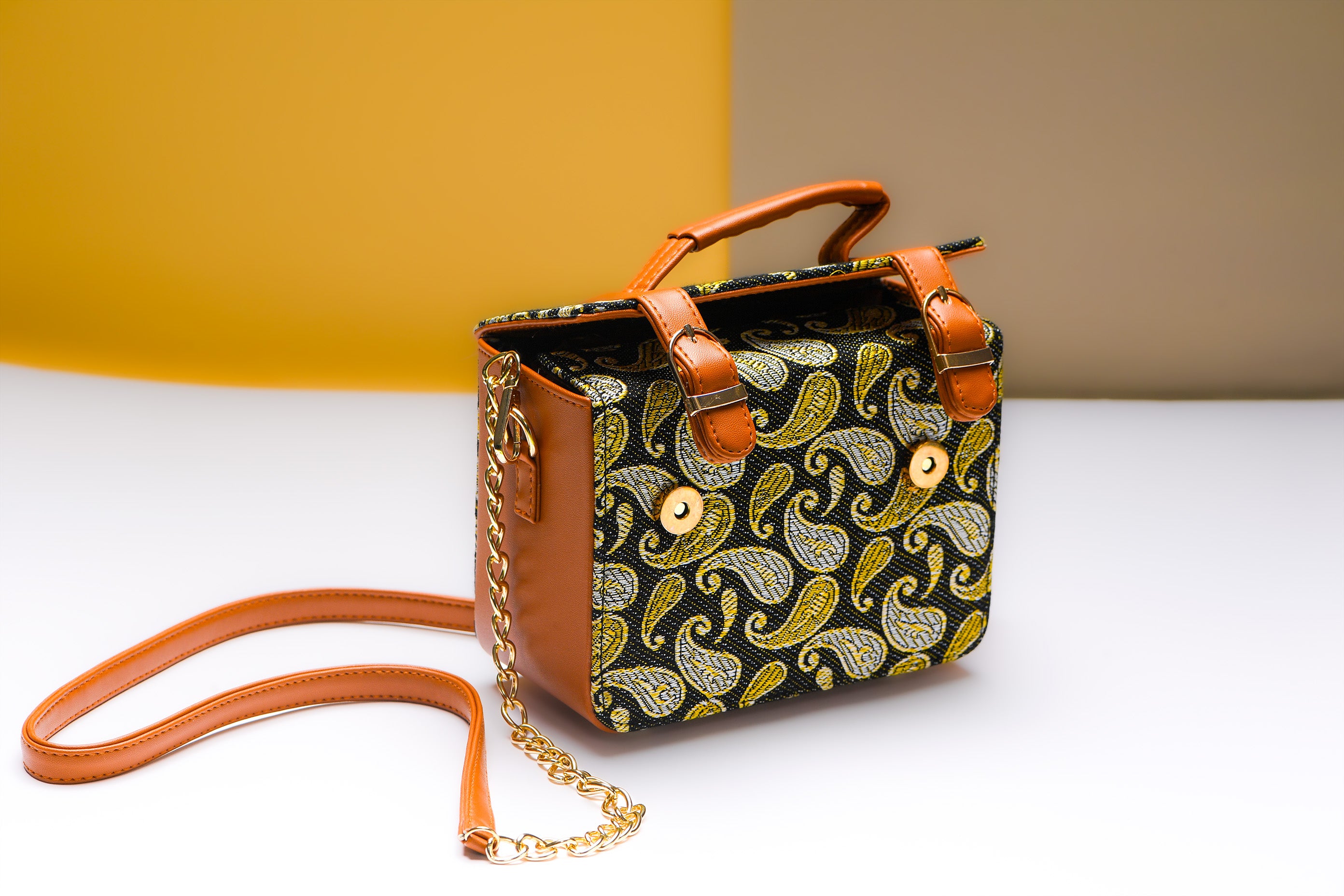Himroo Handbag - The Noir Bloom