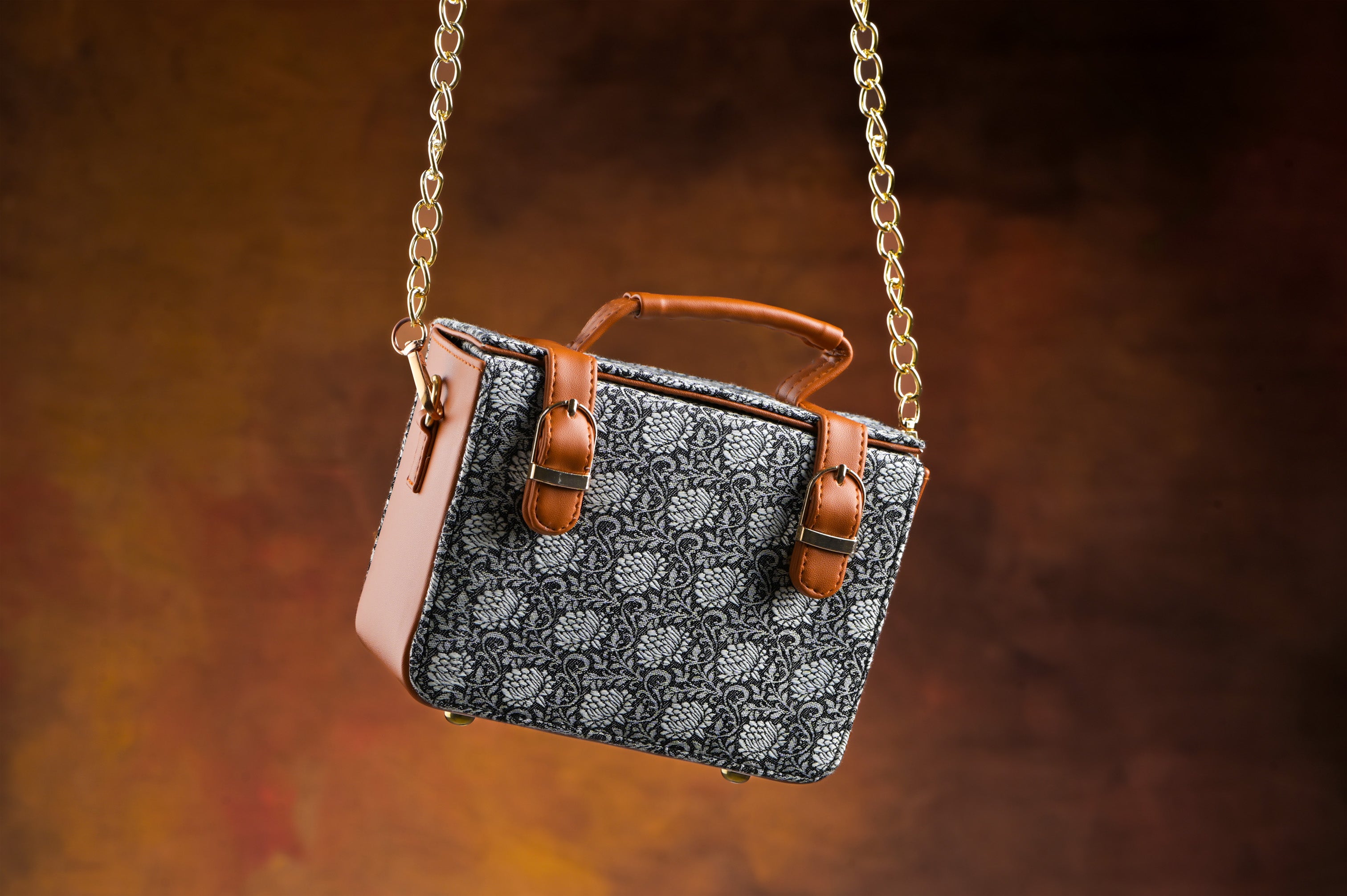 Himroo Handbag - The Silver Dusk