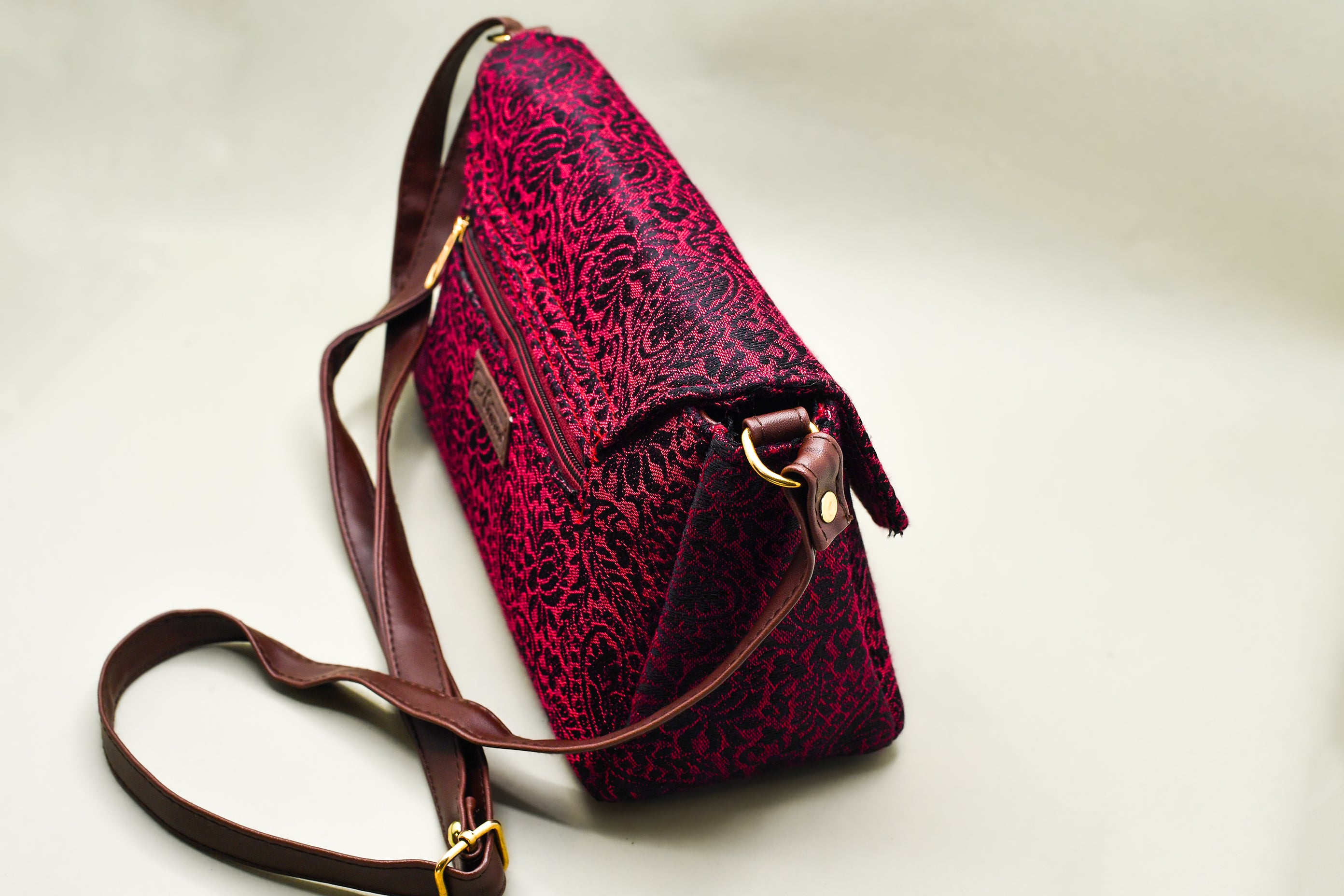 Himroo Handbag - The Scarlet Shadow