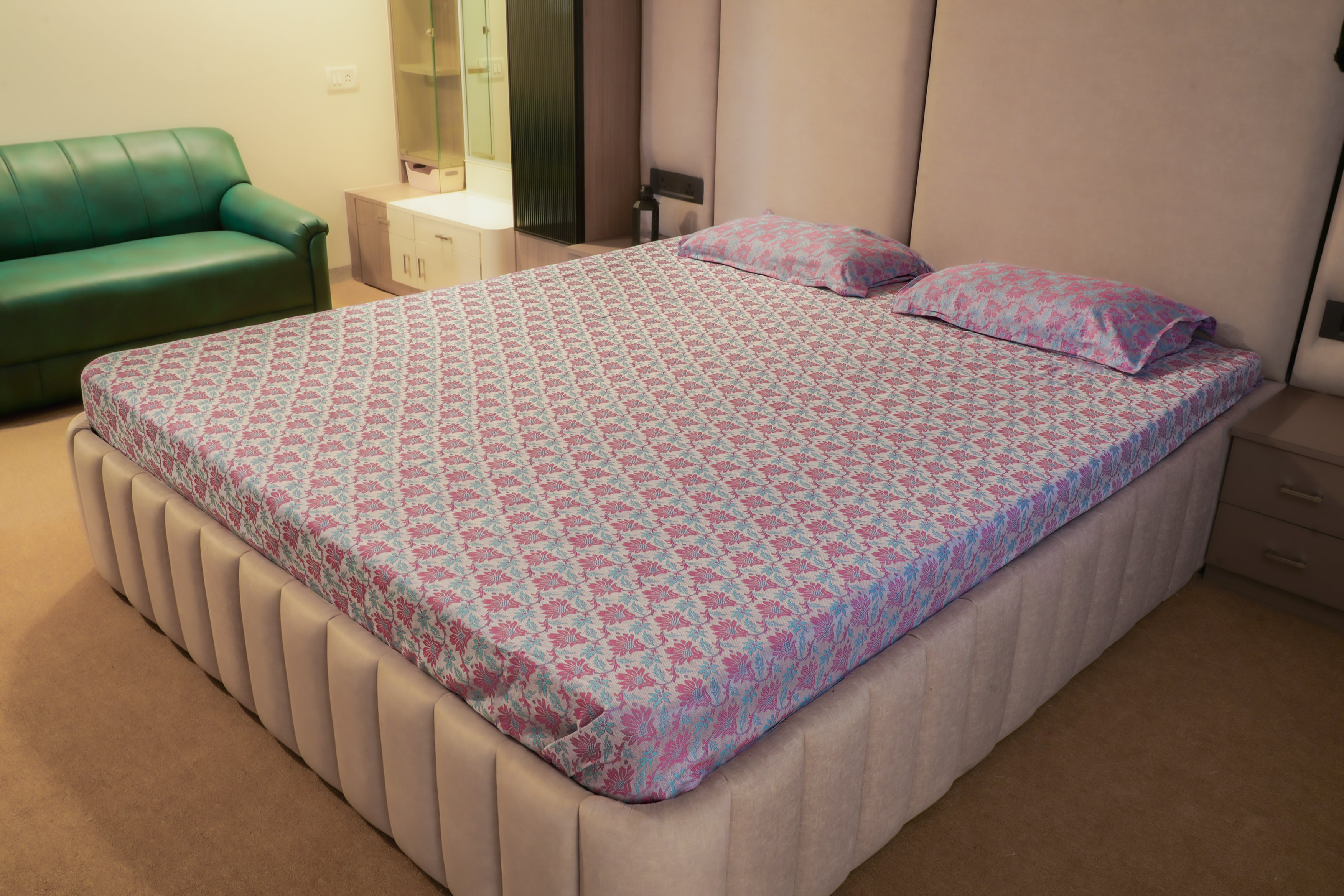 Himroo Galaxy Bedsheet - The Rose Orbit