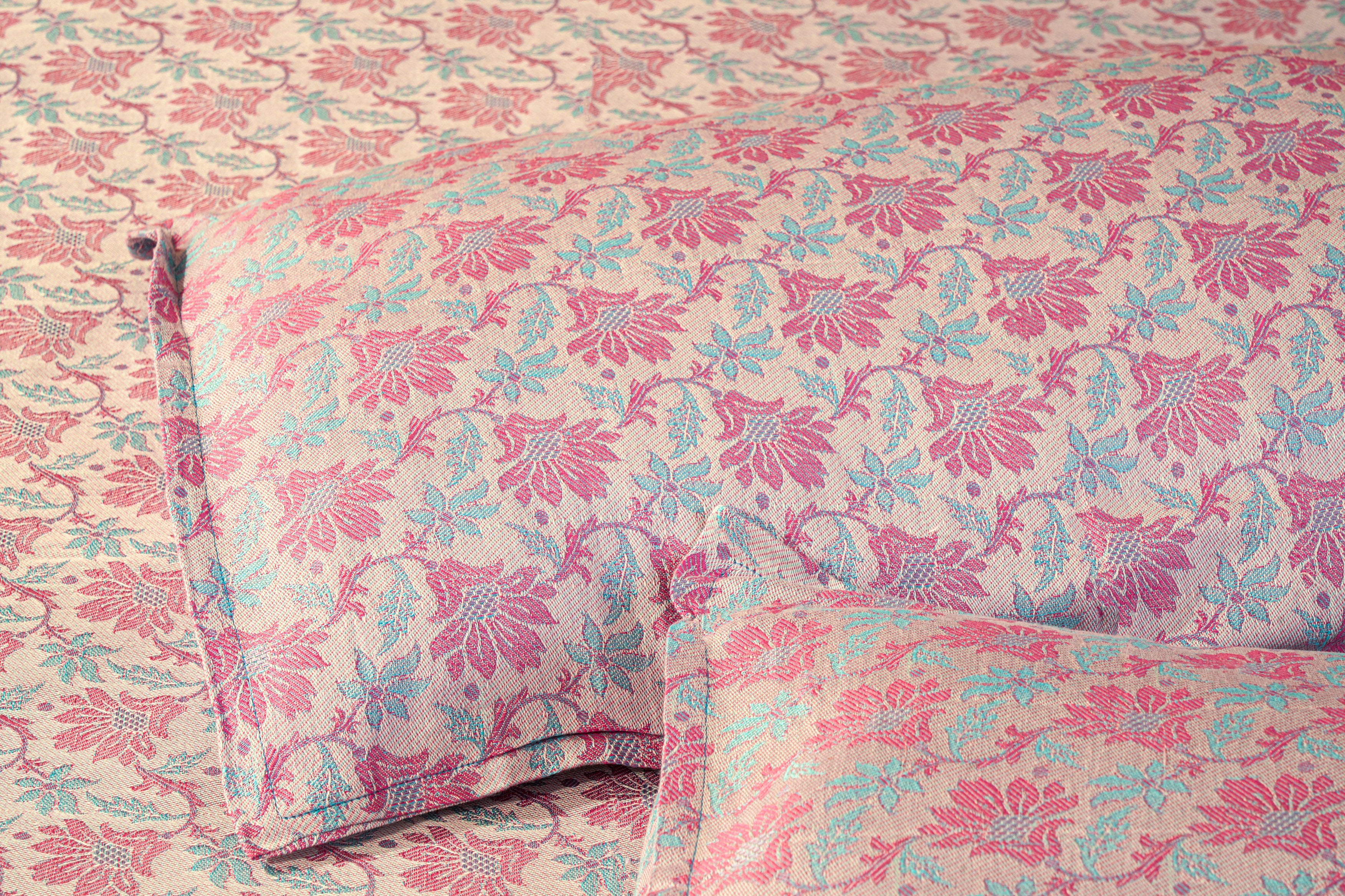 Himroo Galaxy Bedsheet - The Rose Orbit