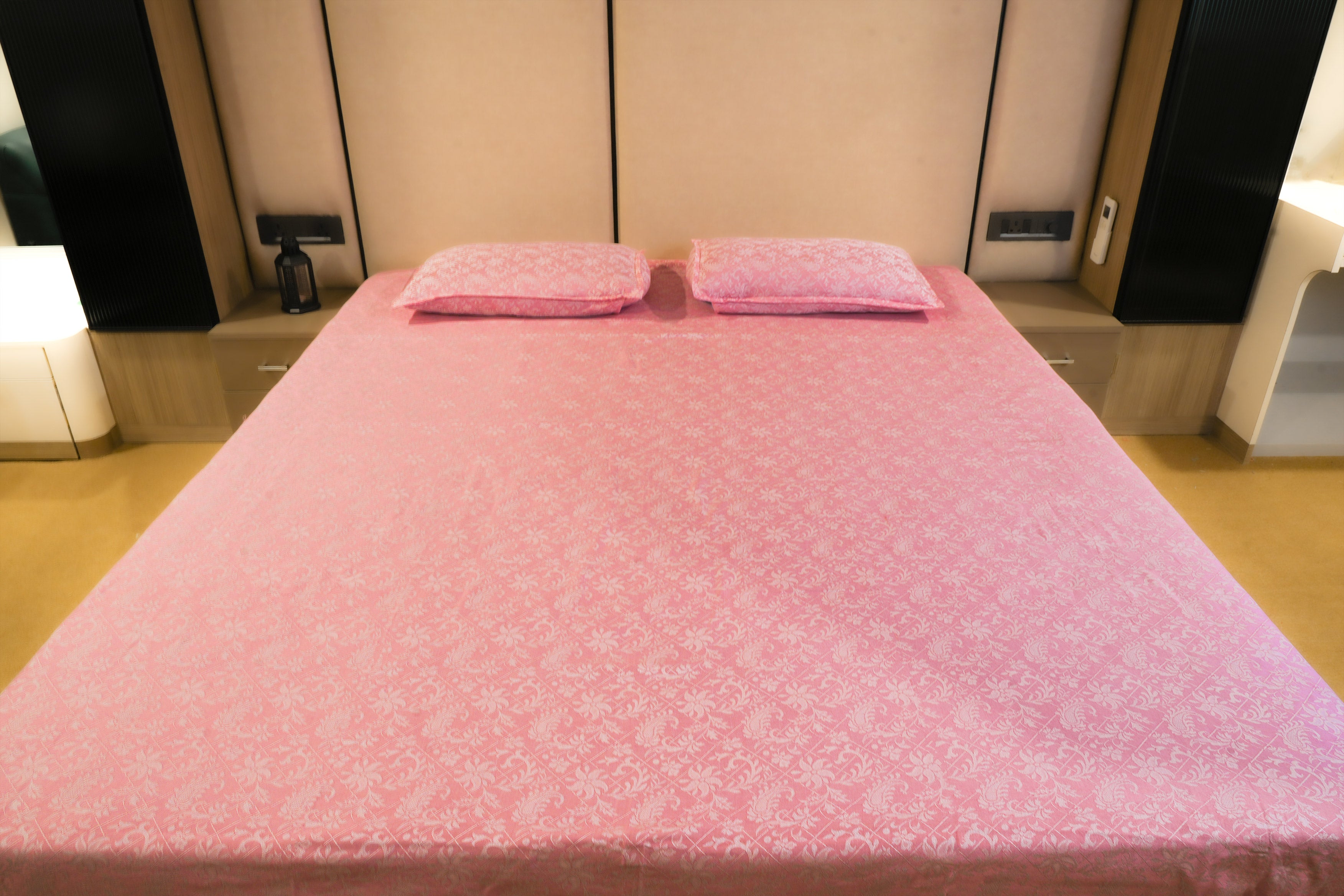 Himroo Staplon Bedsheet - The Rose Mist