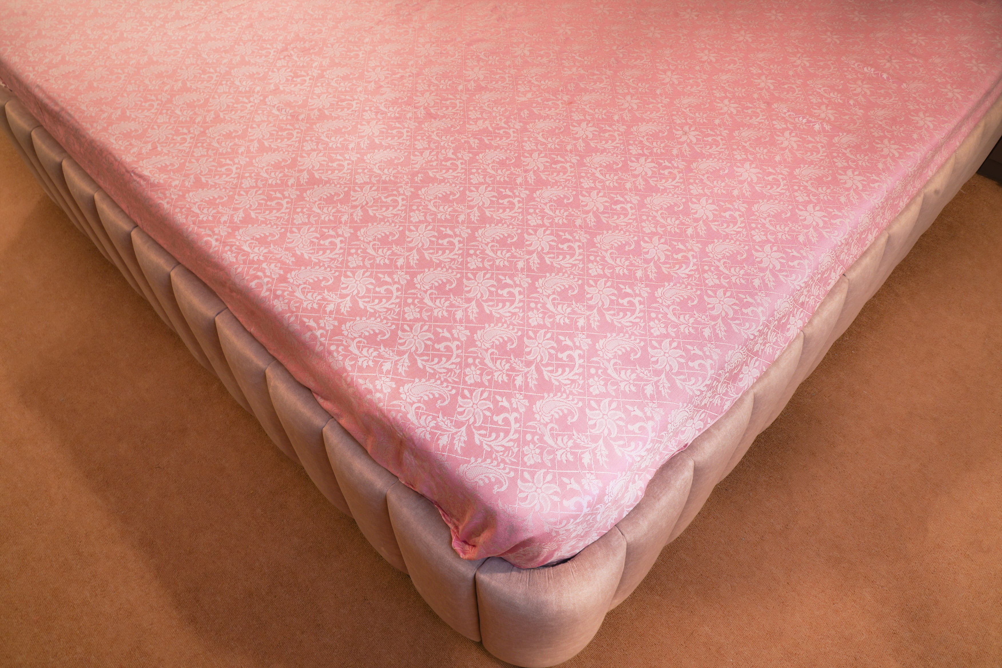 Himroo Staplon Bedsheet - The Rose Mist