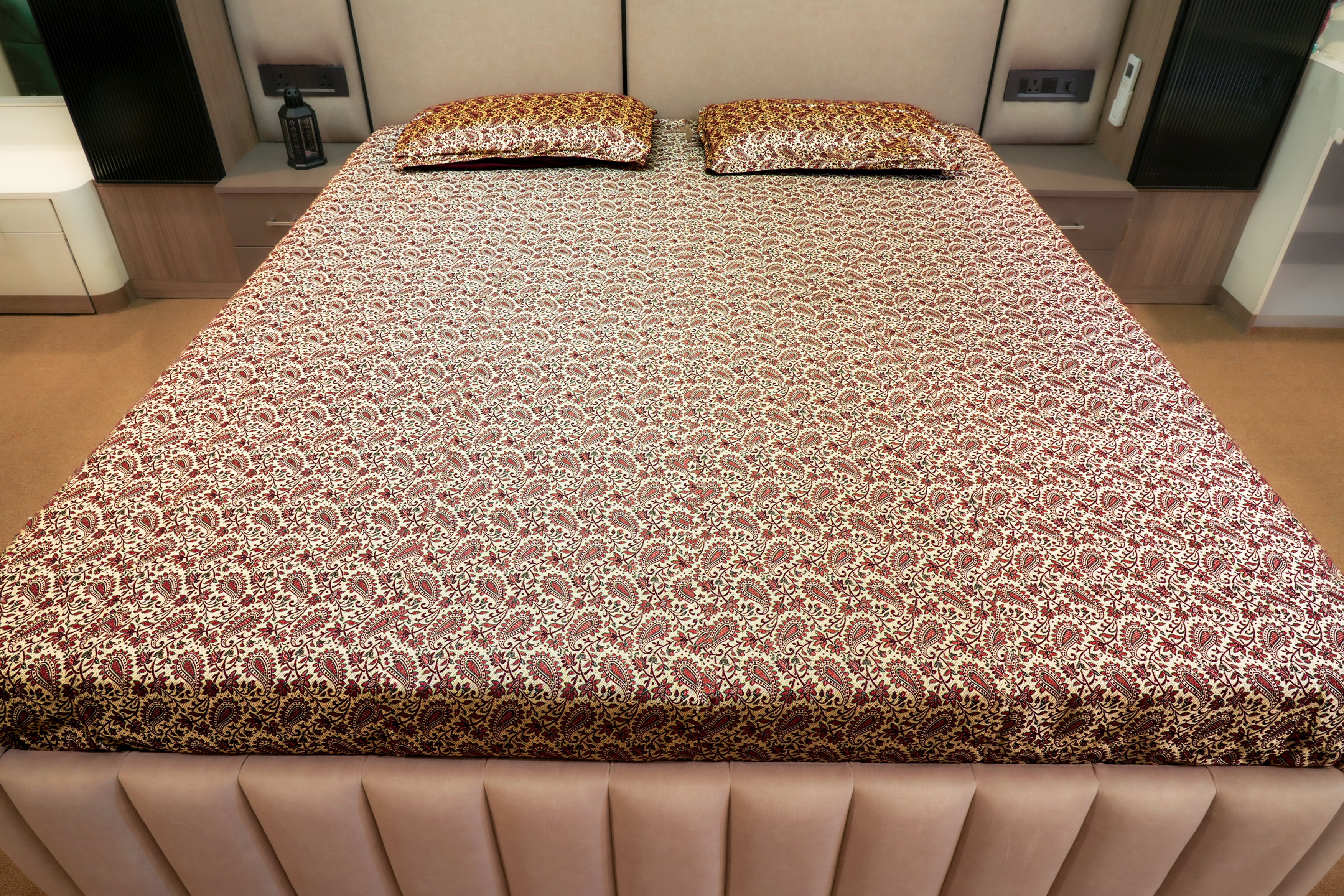Himroo Mishroo Bedsheet - The Crimson Bloom