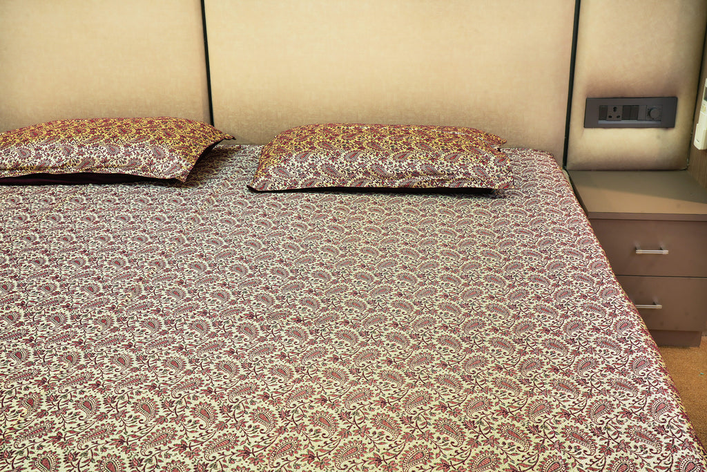 Himroo Mishroo Bedsheet - The Crimson Bloom