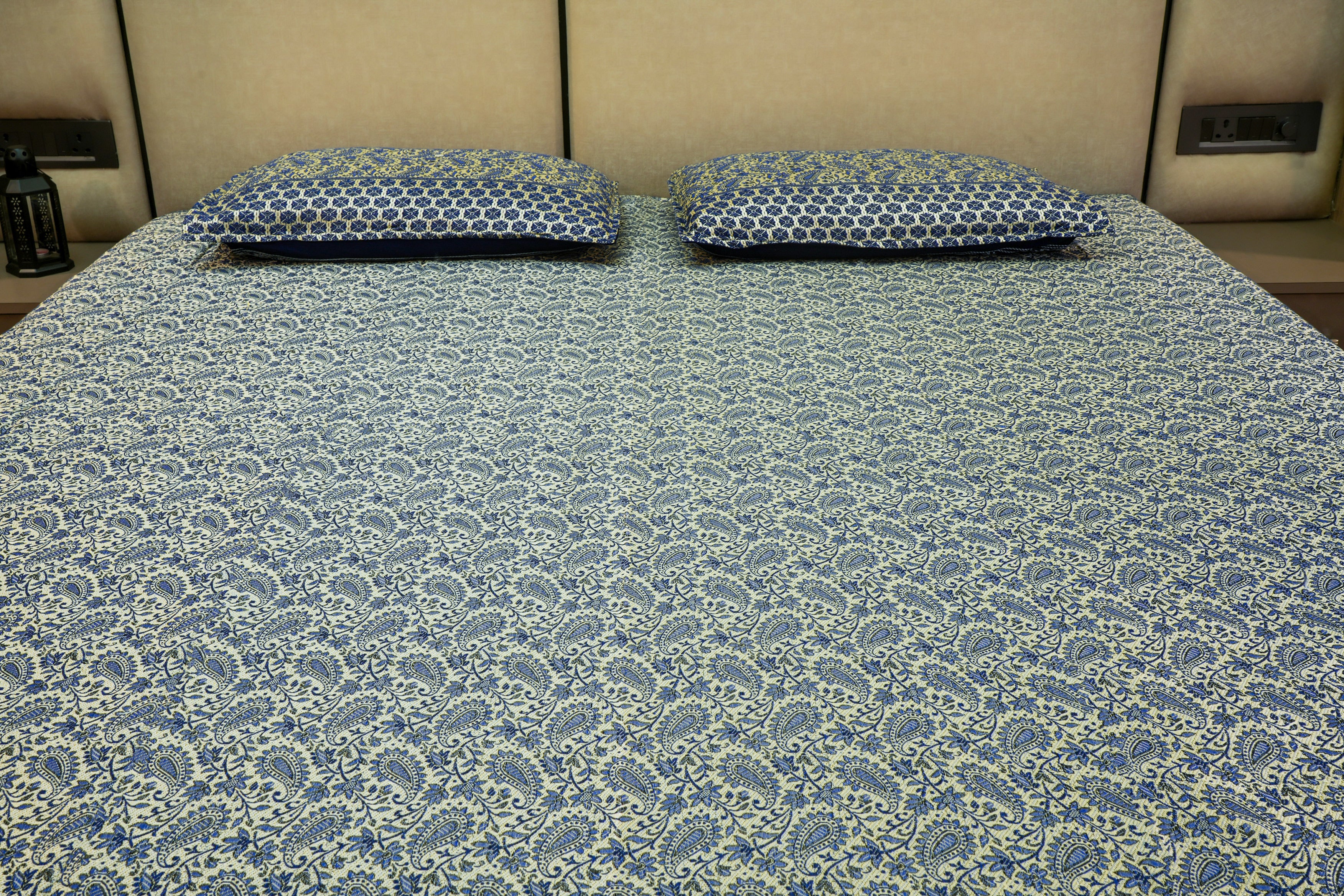 Himroo Mishroo bedsheet - The Azure Harmony